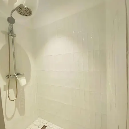 Lou Pitchou, Le T1 Apartmán